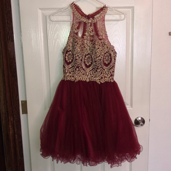 Formal dress - Picture 1 of 3
